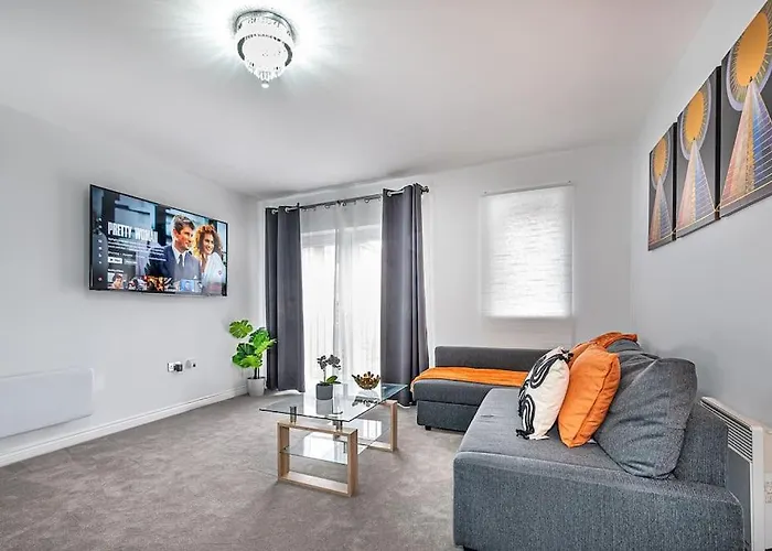Reading 2-Bed Apartment & Parking
