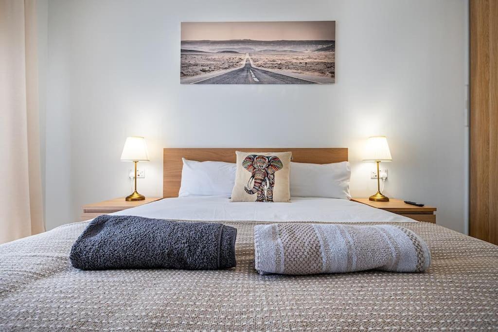 2-bed & Parking