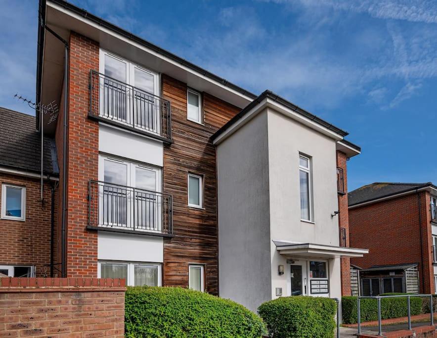2-bed & Parking