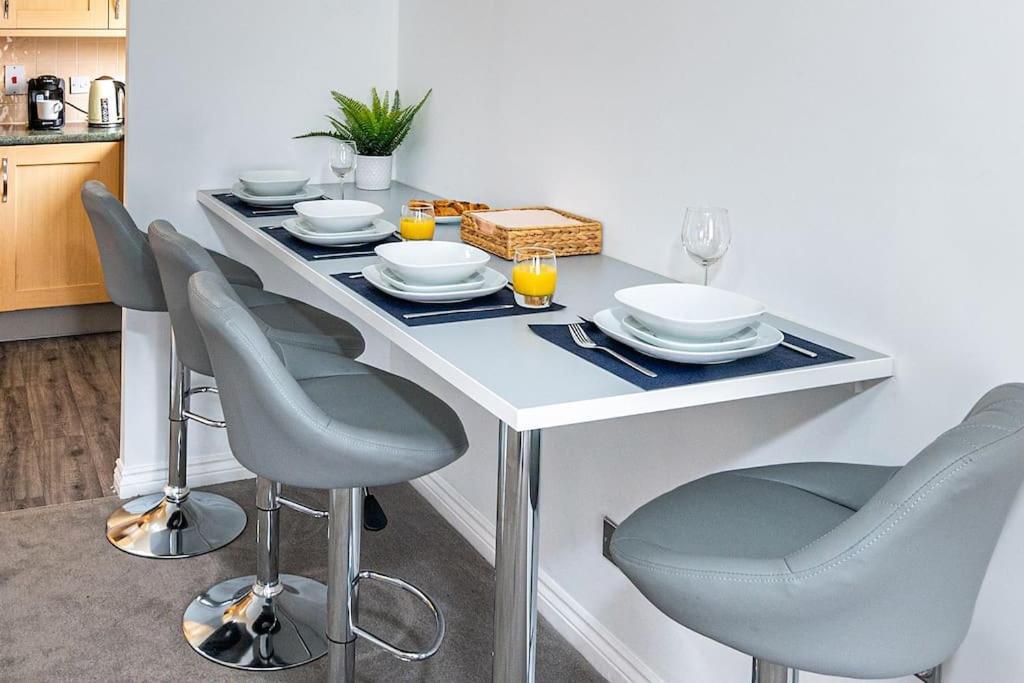 Apartment 2-bed & Parking *