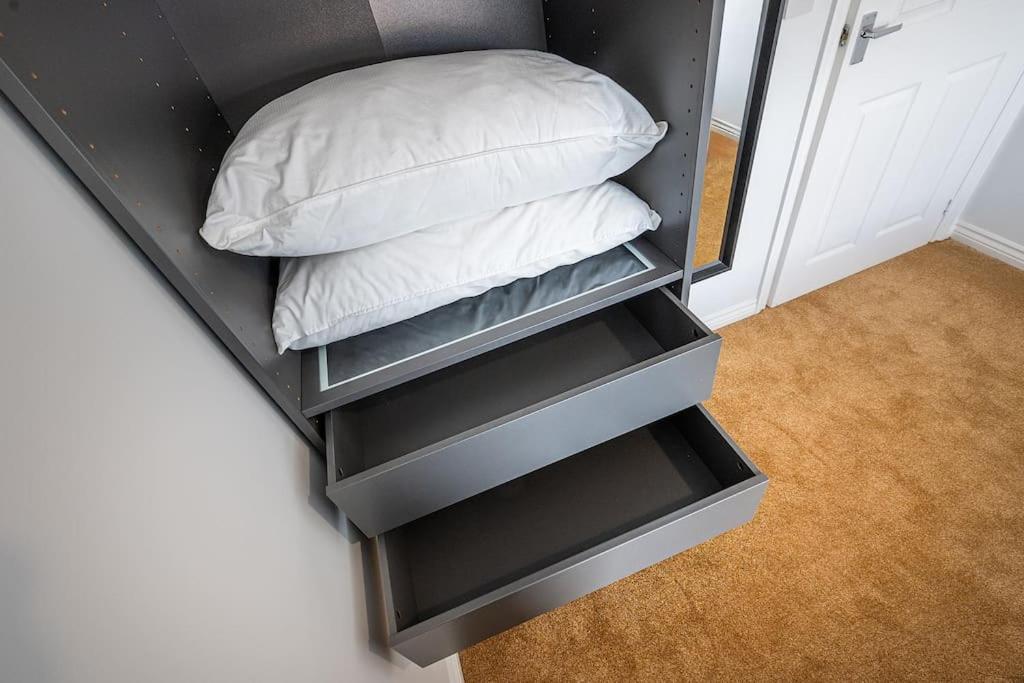2-bed & Parking Apartment Reading
